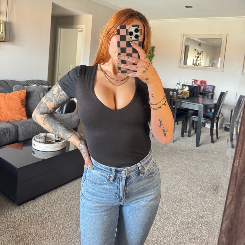 V-NECK BODYSUIT